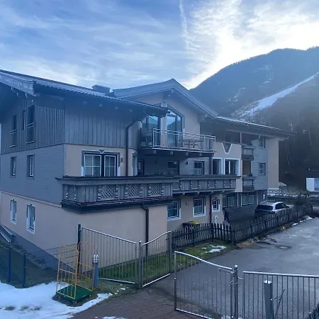 Haus Eder Steiner Bed & Breakfast Saalbach-Hinterglemm