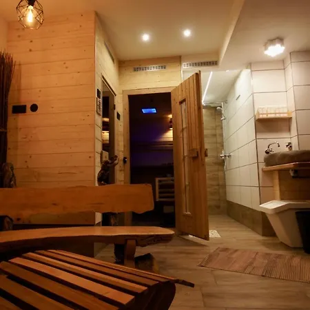 לינה וארוחת בוקר Haus Eder Steiner 4*